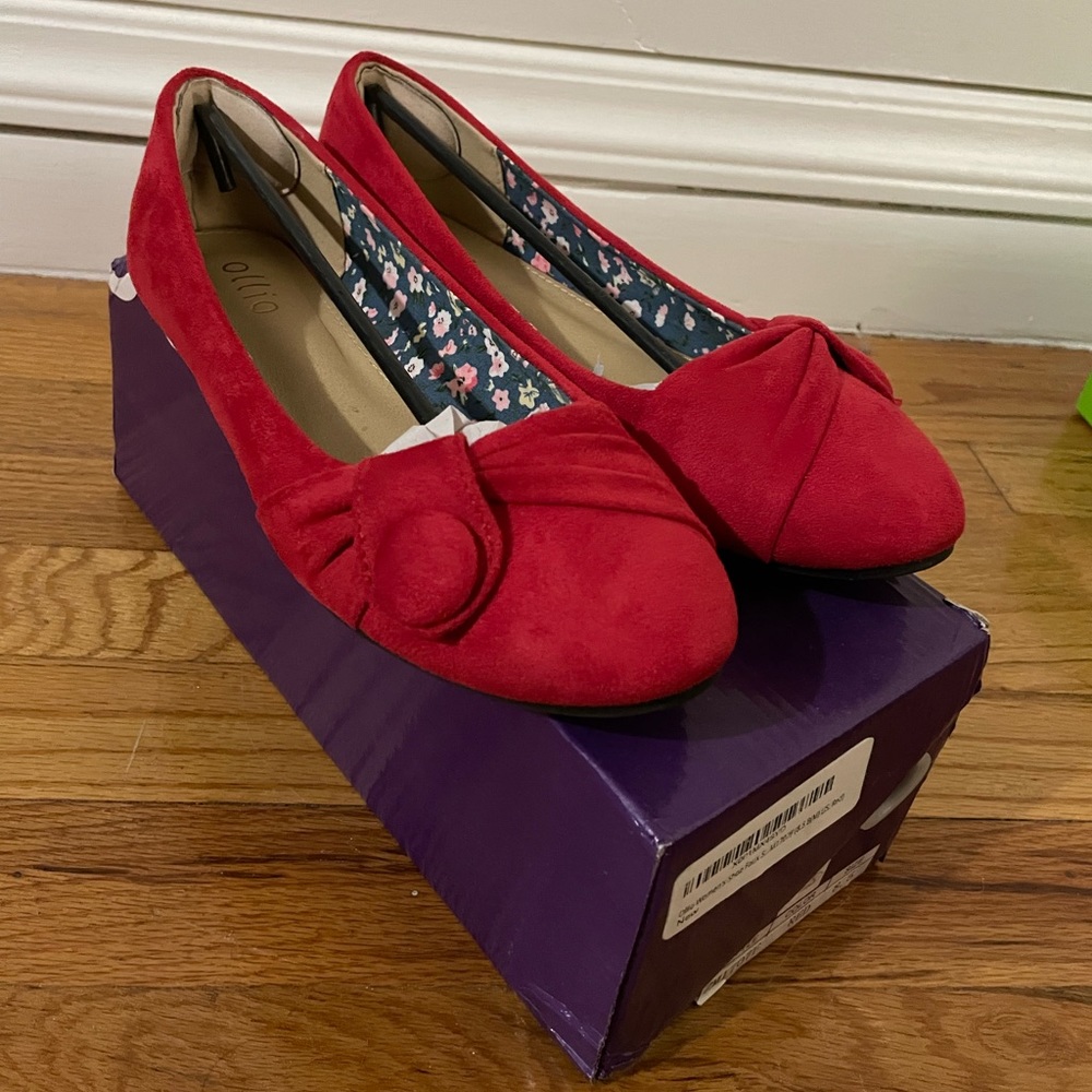 Ollio red faux-suede flats - 8.5